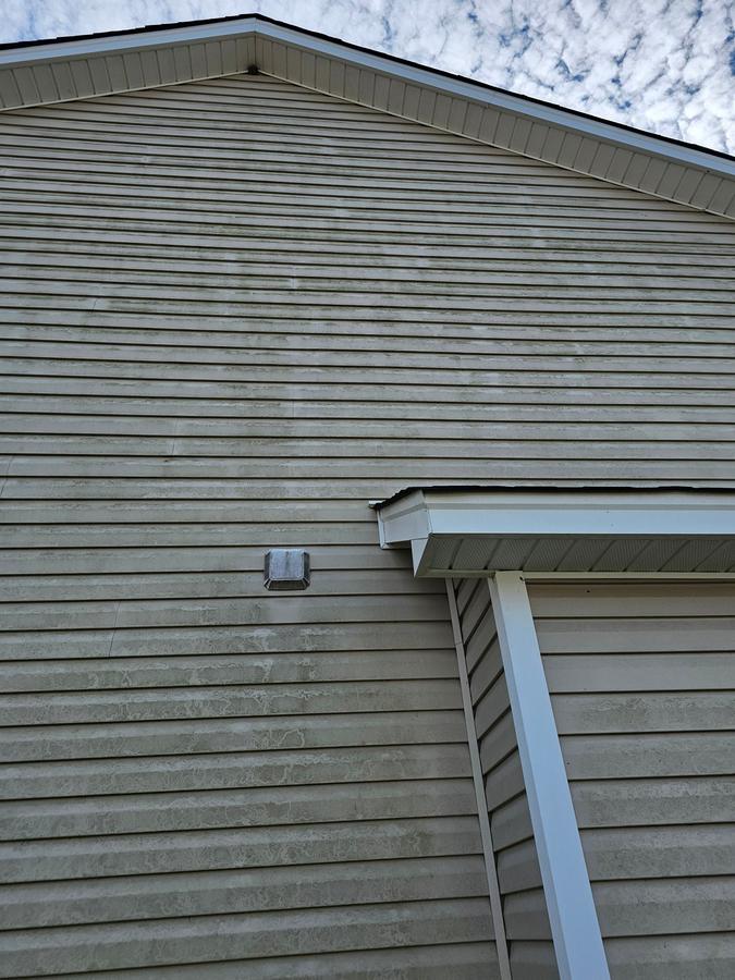 House siding before soft wash