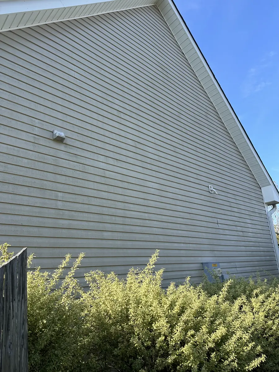 Piney Green NC home before soft wash treatment